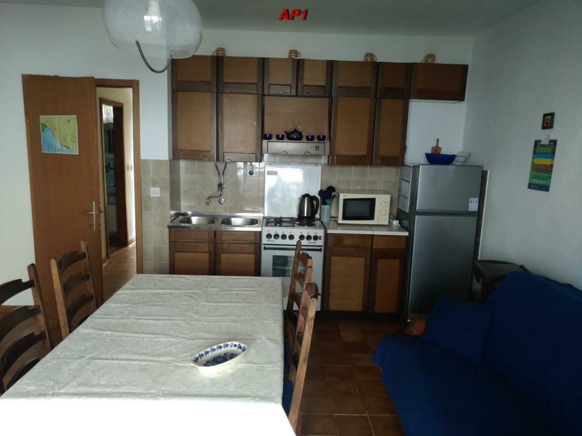 Apartments Sudic Njivice Extérieur photo